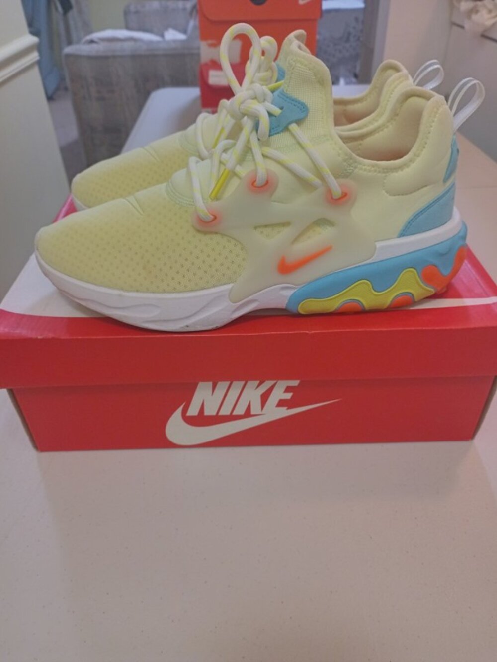 Size 10 Nike React Presto AV2605 700 Psychedelic Lava Replacement Box EUC